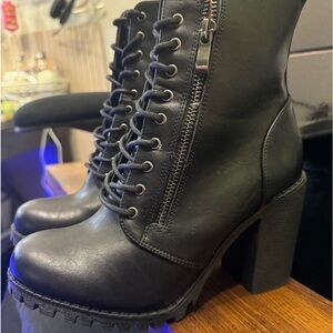 Dream Paris Women Ankle Boots size 7